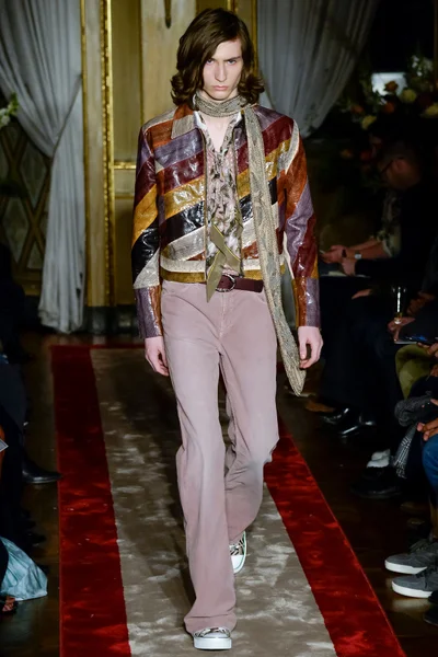 Look 3